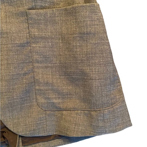 Aritzia Exeter boyfriend blazer in grey lined featured cuffs size 4 - Picture 8 of 10